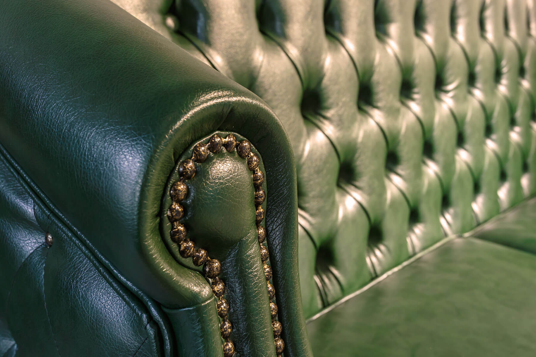 What Is the Best Leather for Upholstery: Complete Guide to Choosing Premium Leather